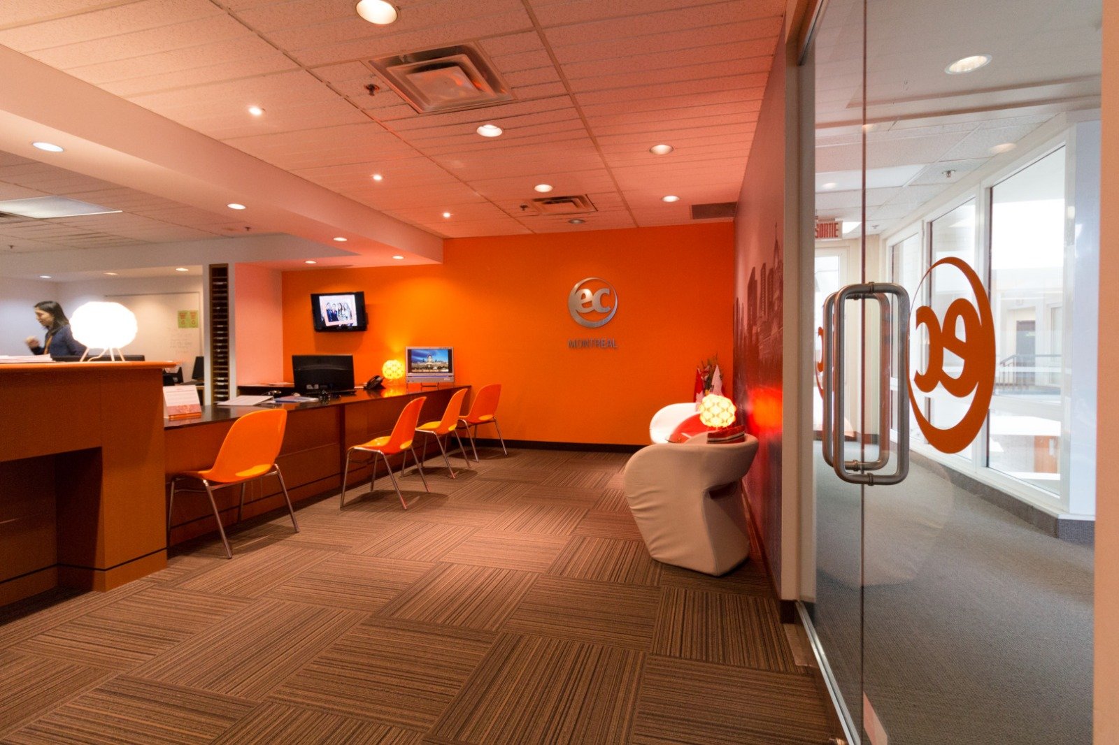 معهد  إي سي لتعليم اللغة